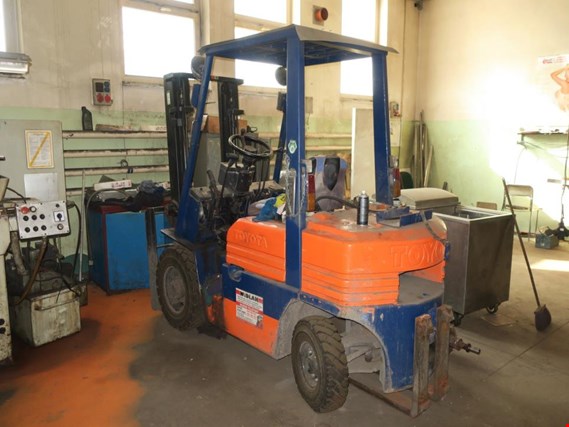 Used Toyota 42 5FGF 25 Forklift for Sale (Auction Premium) | NetBid Industrial Auctions